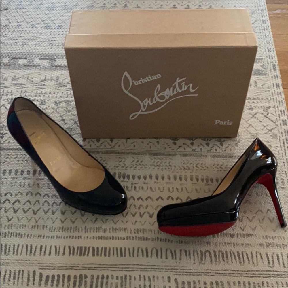 Christian Louboutin classic pump